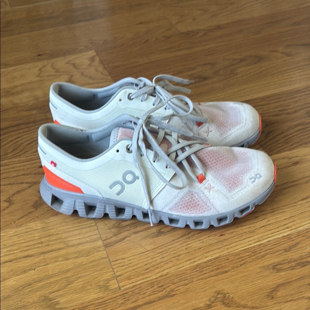 On Cloud X 3 Gray and Orange Women’s